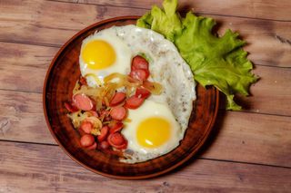 Яєчня з ковбасою (200г)