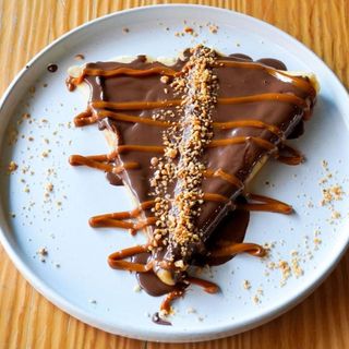 CREPE SNICKERS