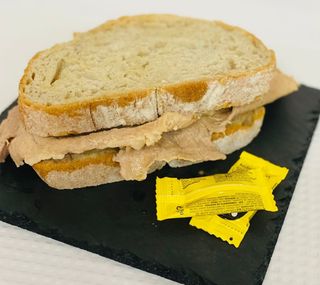 Bifana em Pão Caseiro