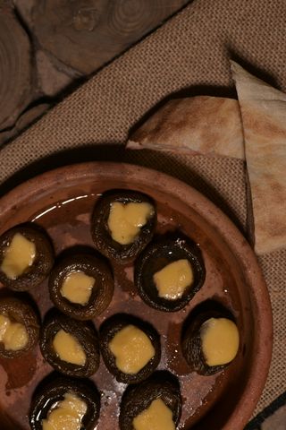 Шампиньоны по-грузински с сыром