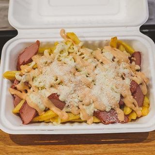 Salchipapas Clásicas (2 personas)
