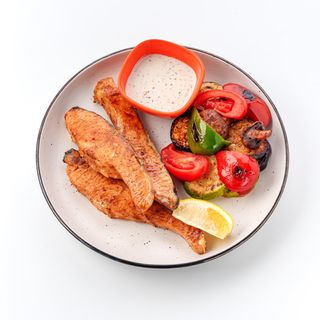 Стейк из семги с овощами гриль