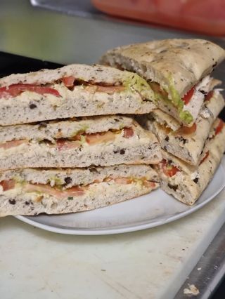 Triángulo focaccia de pollo 