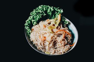 ბრინჯის ლაფშის სალათა, B10