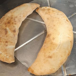 Pizza Calzone Quattro formaggi