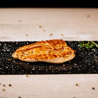 Piept de pui la gratar