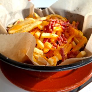 Patatas Con Bacon Y Queso Cheddar