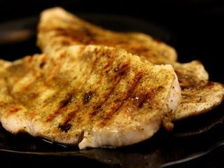 Piept de pui la gratar cu orez aromatizat