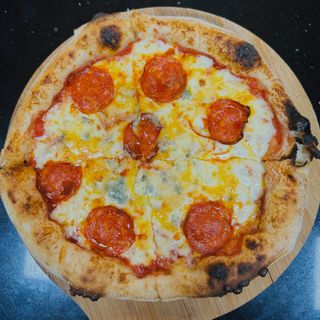 ჩორიზო ოთხი ყველით