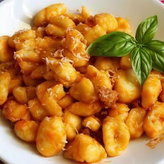 Gnocchi boloÑesa