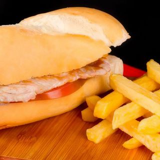 Montadito De Pollo Con Patatas