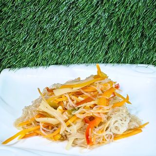 Spaghetti di soia con verdure