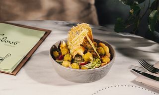 შებოლილი სულგუნის სალათი  320გრ