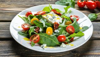 Աղցան չորացրած լոլիկով  (300 գր)