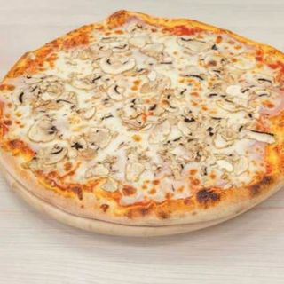 Pizza Prosciutto e funghi 40
