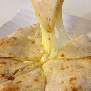 Cheese naan