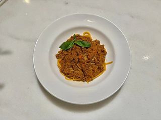 Спагеті з болонським рагу