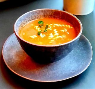 Domowa Pomidorowa z makaronem