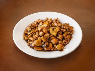 34A. Pollo Con Champiñones