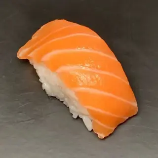 Sushi Salmón (1 Pz.)