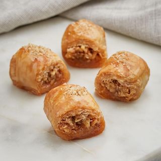 Վան ընկույզով