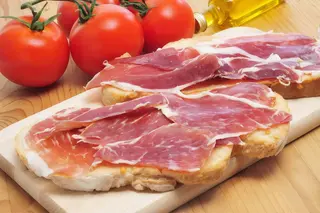 Tostada Con Aceite De Oliva Y Tomate Con Jamón