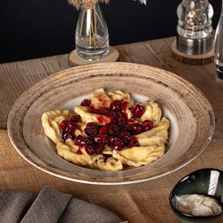 Вареники с вишней 300г