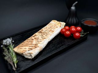 Сулугуні в лаваші