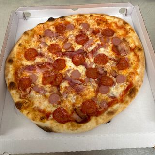 Pizza 4 salumi