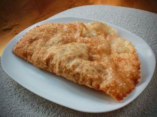 Чебурек з мідіями (200g)