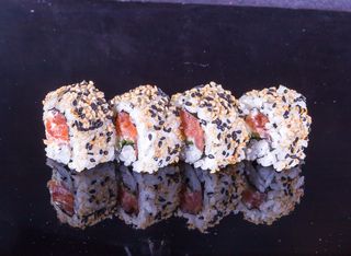 Урамаки Филаделфия пушена сьомга (4бр-105г)