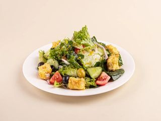 Салат с жареным сыром (360 гр.)