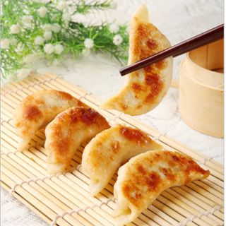 Gyozas de pollo a la plancha （8uds)