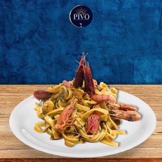 Fettuccine con gamberi e ricci