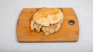 Pileći file s prilogom