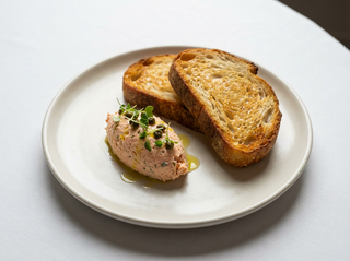 Fish paté cu doua felii de paine la jar 220g