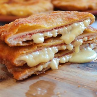 Sandwich Cachopo y Queso