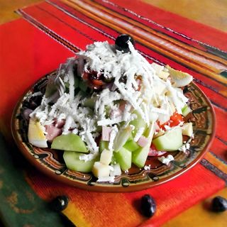 Овчарска салата (300г)