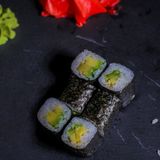 Maki with avokado