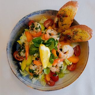 Sałatka z krewetkami