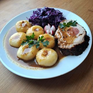 Schab po sztygarsku , kluski , surowka