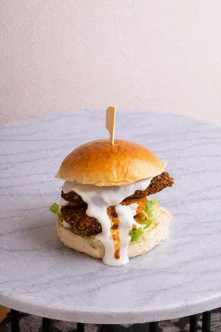 BURGER GREEK + Patatas