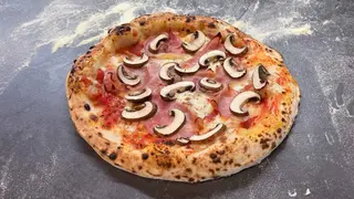 Pizza Prosciutto E Funghi