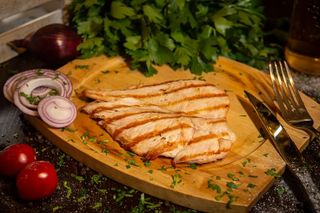 Piept de pui la gratar