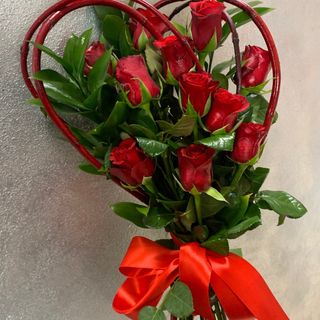 Rose rosse nel cuore di rami ORIGINALE 