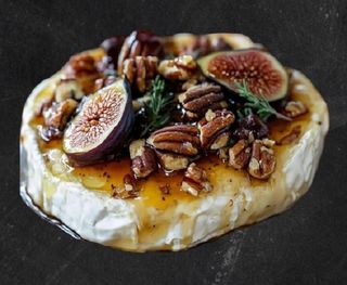 Brie cu smochine și pecan