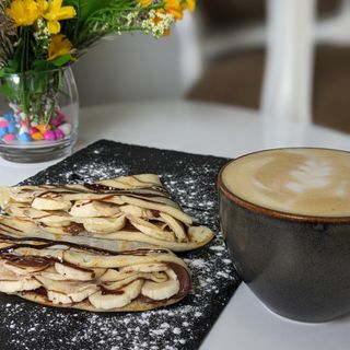 Pancake with banana and nutella