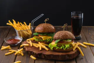 Menú burger + cerveza (1 lt.)