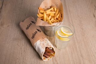1 x Vegab + 1 x duże frytki + 1 x Lemoniada