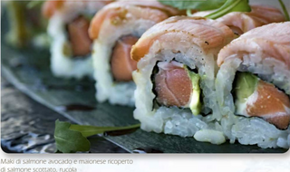 S28 Salmone flambè roll - 8 pezzi